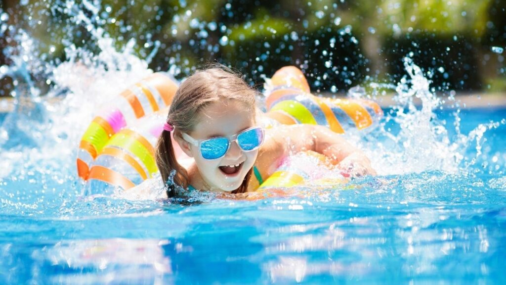 Strona domków na wynajem - historia Alicji - basenik