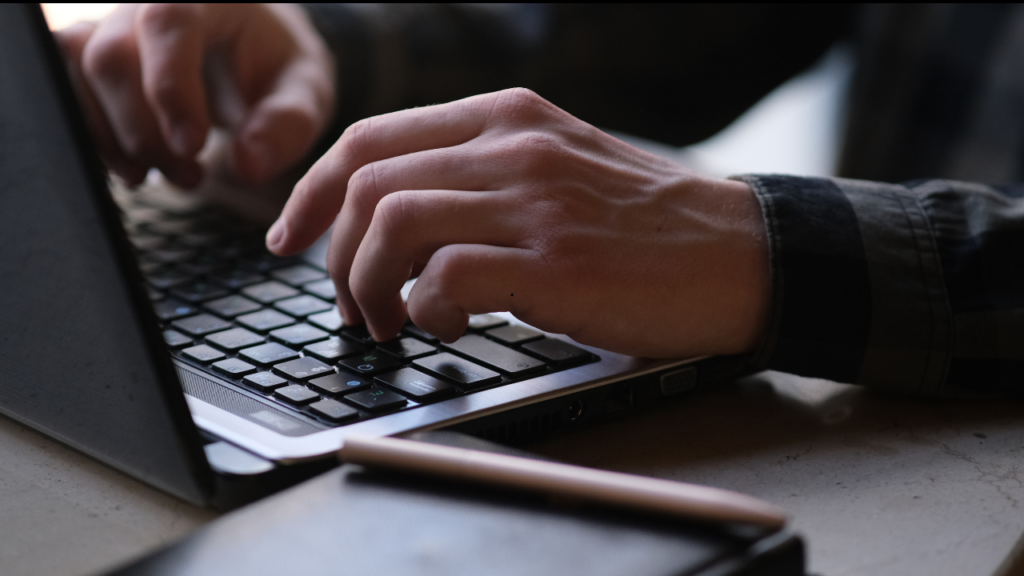 Dlaczego blog na stronie generuje zlecenia transportowe